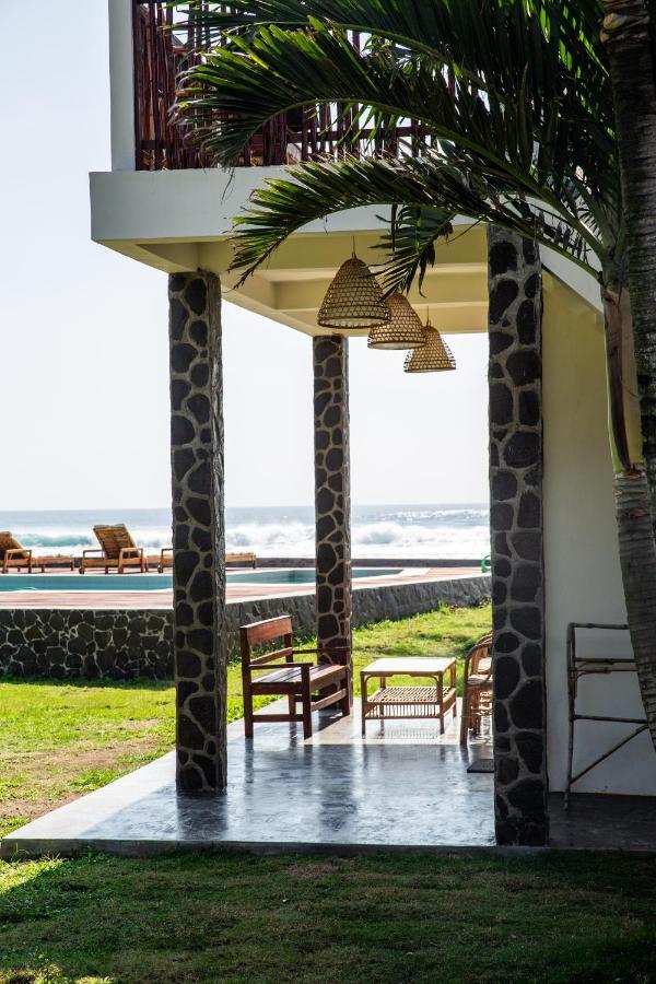 The Ujung Bocur Bungalows Krui Exterior photo